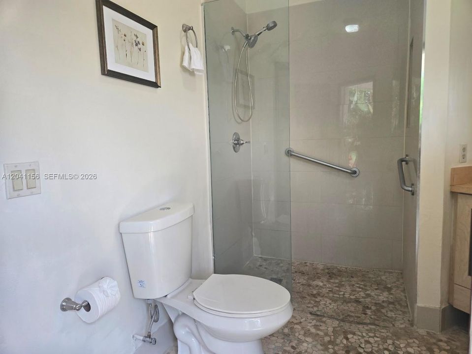 For Rent: $4,200 (3 beds, 2 baths, 2021 Square Feet)
