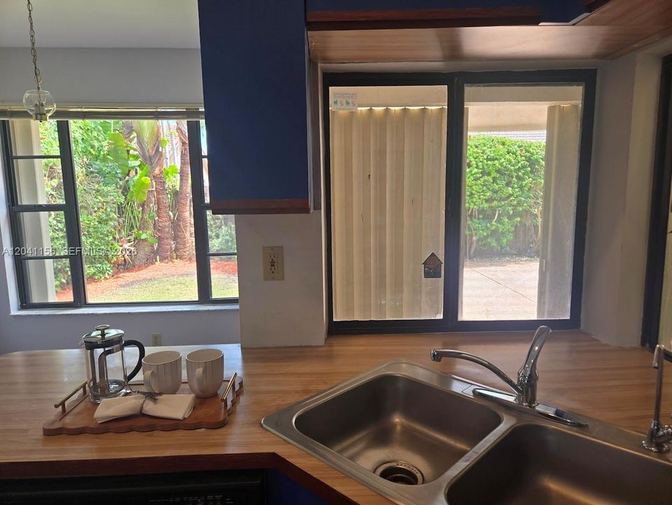 For Rent: $4,200 (3 beds, 2 baths, 2021 Square Feet)