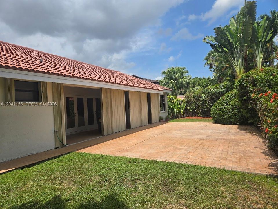 For Rent: $4,200 (3 beds, 2 baths, 2021 Square Feet)