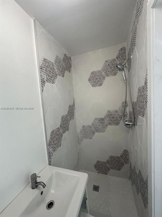 В аренду: $1,000 (1 спален, 1 ванн, 2858 Квадратных фут)