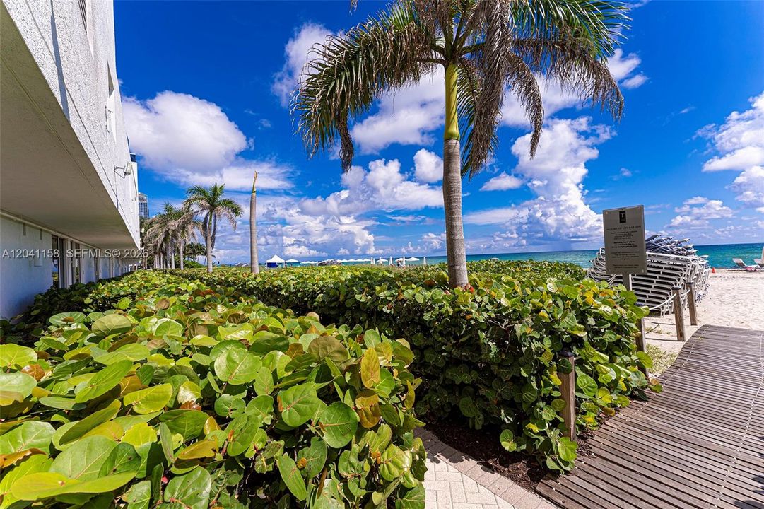 For Rent: $5,900 (2 beds, 2 baths, 1435 Square Feet)