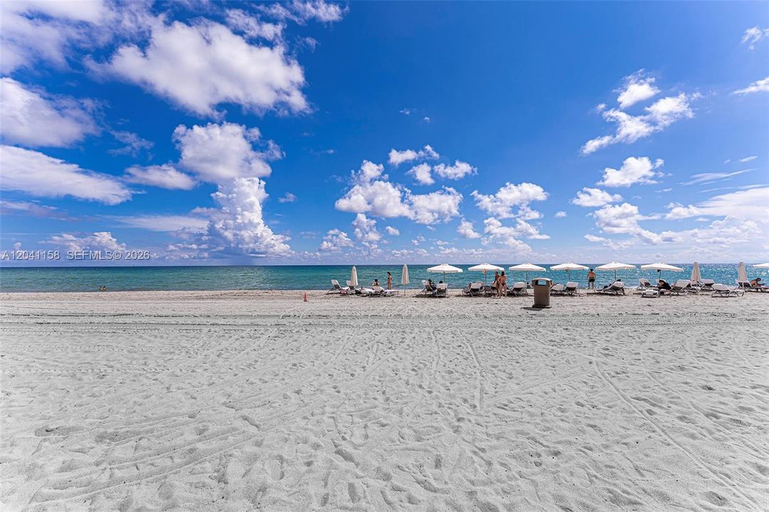 For Rent: $5,900 (2 beds, 2 baths, 1435 Square Feet)