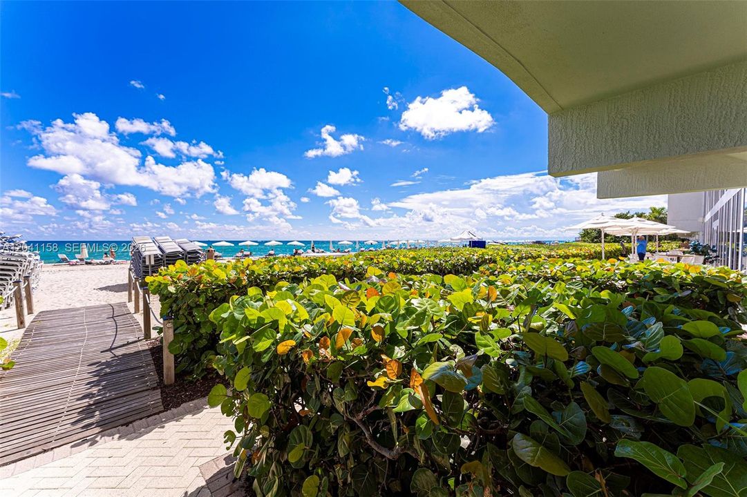 For Rent: $5,900 (2 beds, 2 baths, 1435 Square Feet)