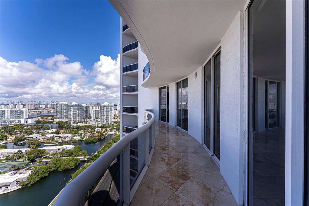 For Rent: $5,900 (2 beds, 2 baths, 1435 Square Feet)