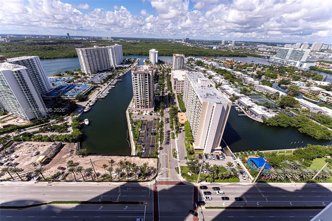 For Rent: $5,900 (2 beds, 2 baths, 1435 Square Feet)