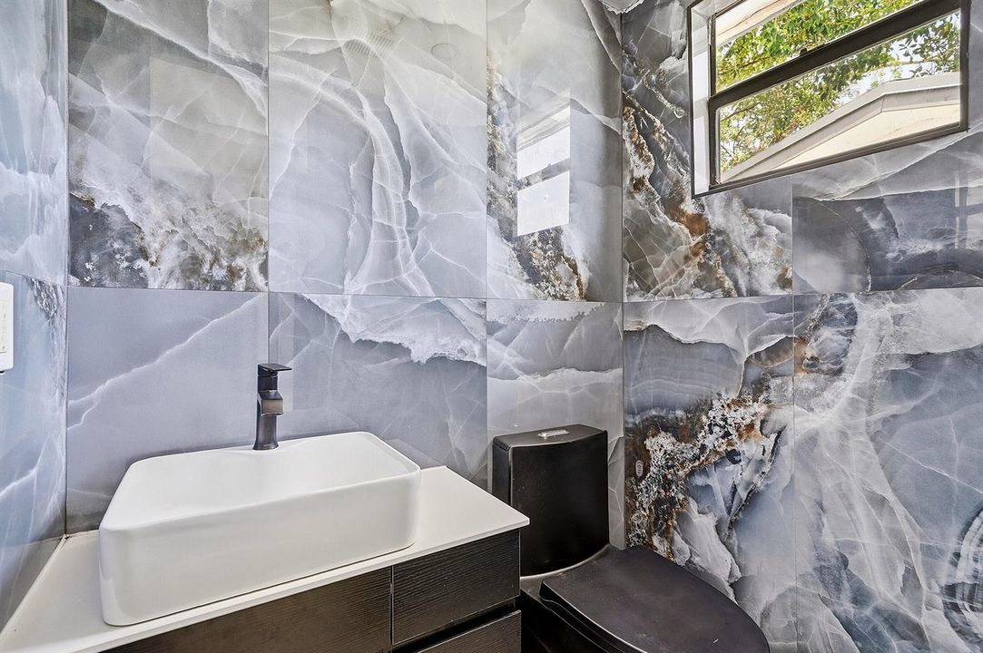 30_bathroom