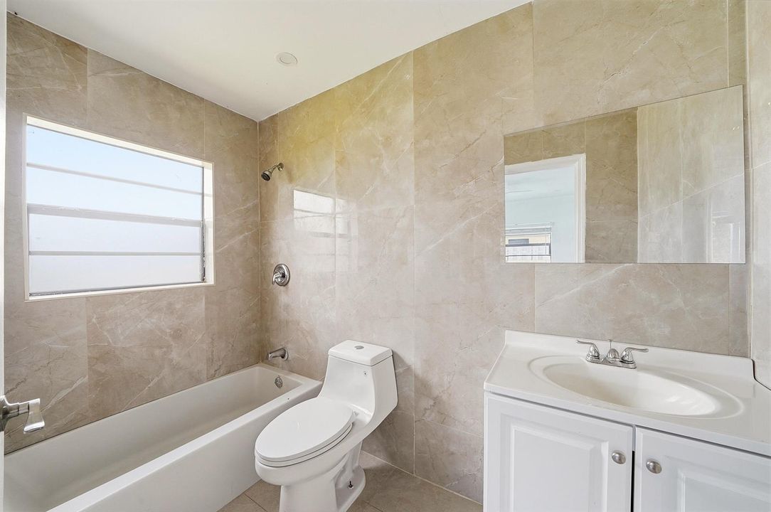 20_primary bathroom