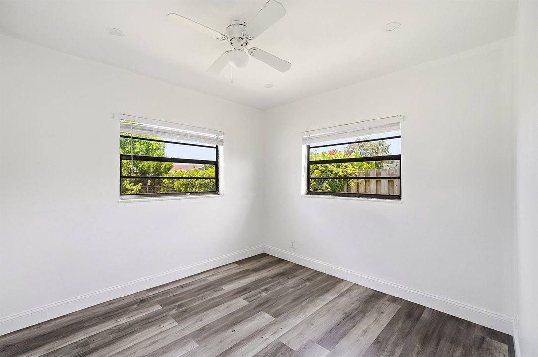 15_bedroom 2