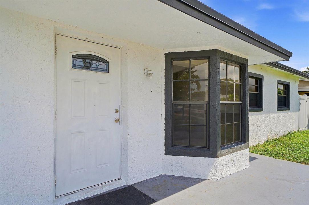 04_exterior entry
