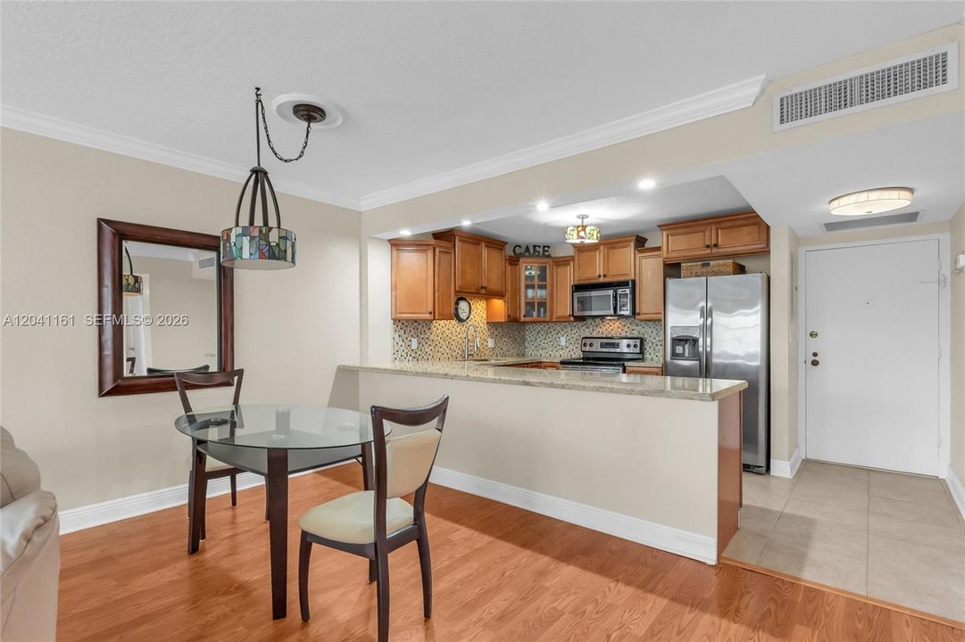 En Venta: $469,000 (2 camas, 2 baños, 1018 Pies cuadrados)
