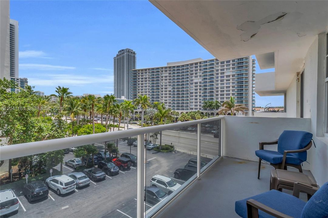En Venta: $469,000 (2 camas, 2 baños, 1018 Pies cuadrados)