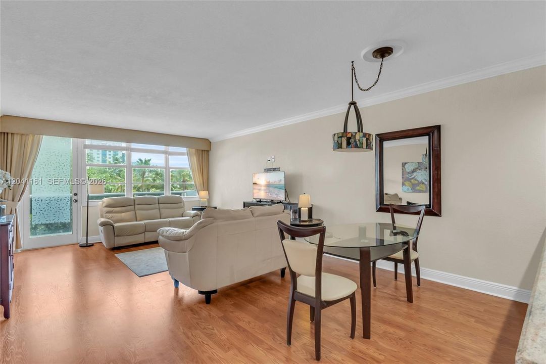 En Venta: $469,000 (2 camas, 2 baños, 1018 Pies cuadrados)