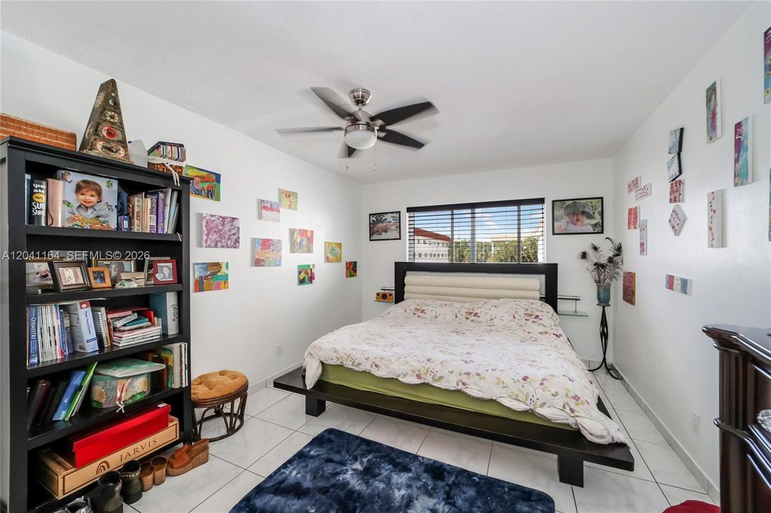 For Rent: $2,475 (2 beds, 2 baths, 1000 Square Feet)