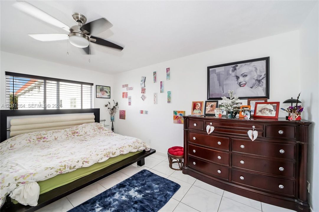 For Rent: $2,475 (2 beds, 2 baths, 1000 Square Feet)