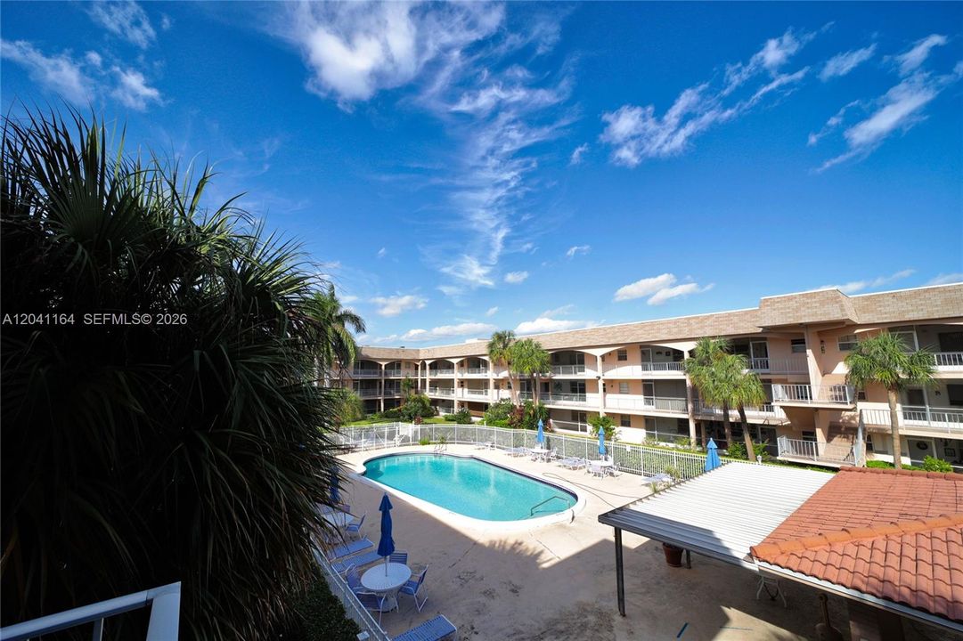 For Rent: $2,475 (2 beds, 2 baths, 1000 Square Feet)