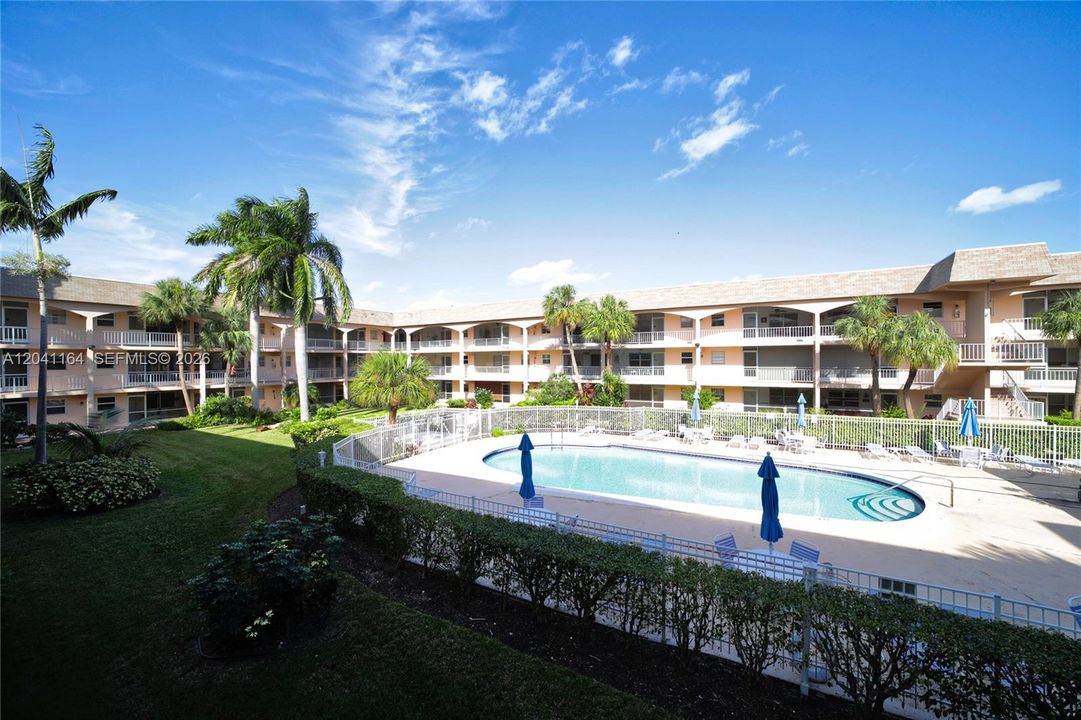 For Rent: $2,475 (2 beds, 2 baths, 1000 Square Feet)