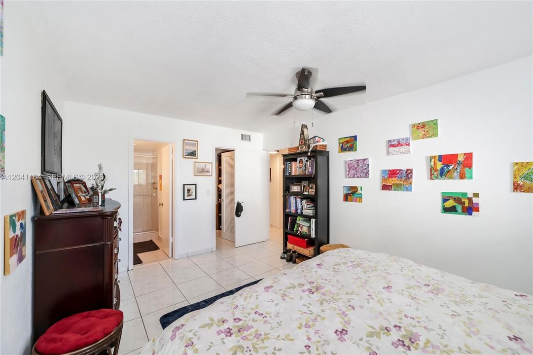 For Rent: $2,475 (2 beds, 2 baths, 1000 Square Feet)