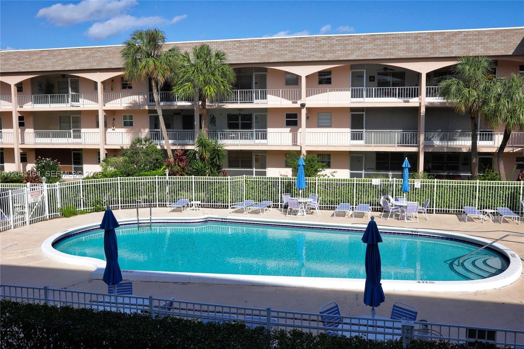 For Rent: $2,475 (2 beds, 2 baths, 1000 Square Feet)