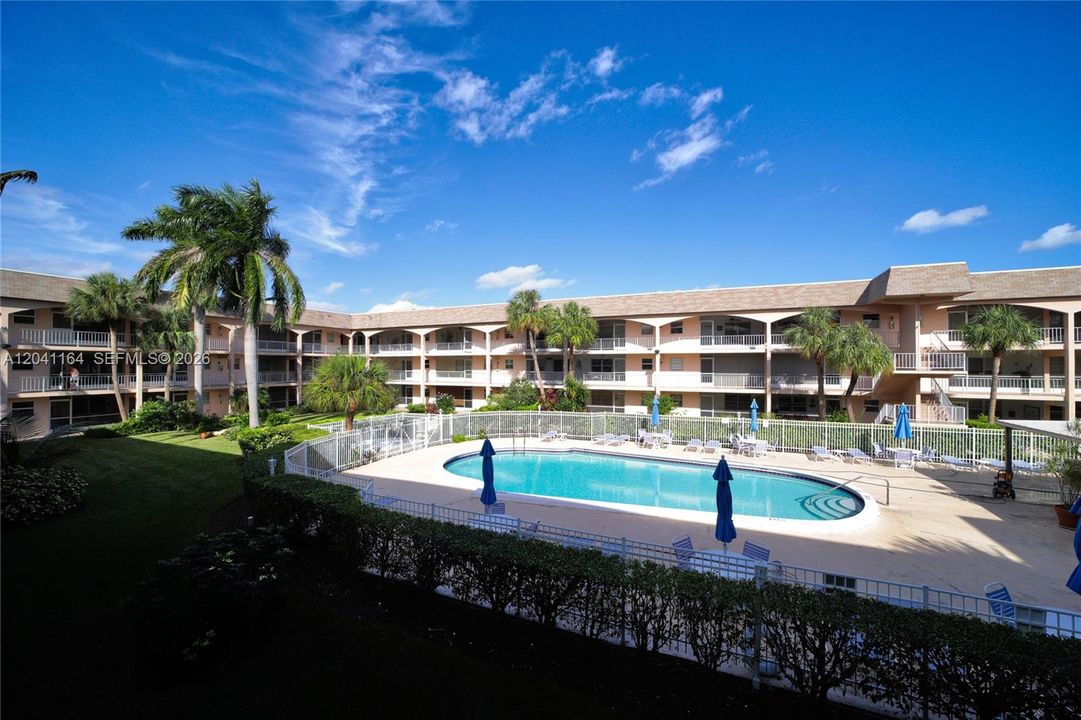 For Rent: $2,475 (2 beds, 2 baths, 1000 Square Feet)