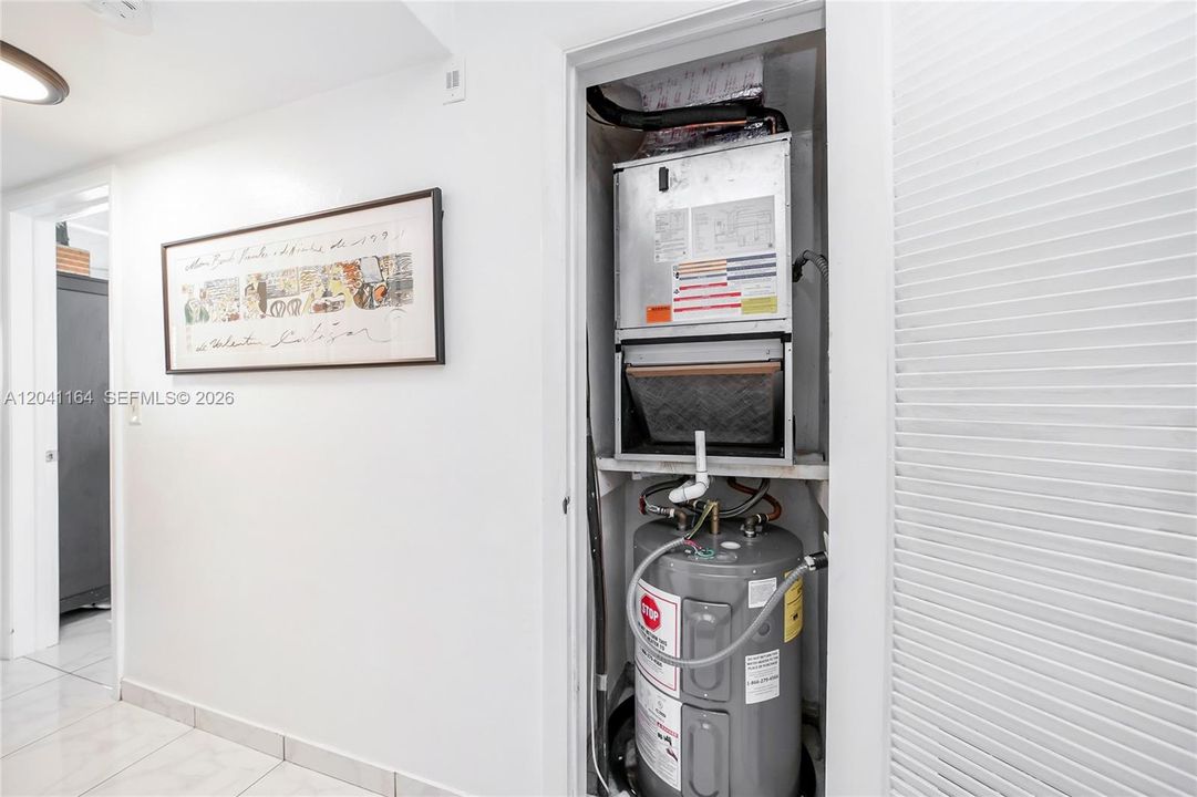 For Rent: $2,475 (2 beds, 2 baths, 1000 Square Feet)