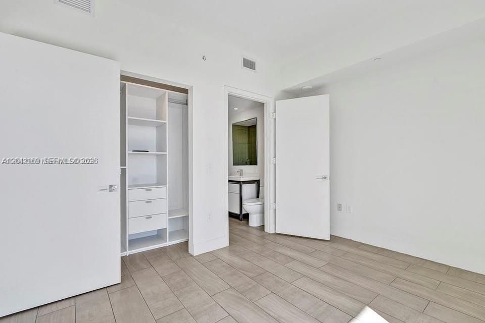 For Sale: $429,000 (2 beds, 2 baths, 920 Square Feet)