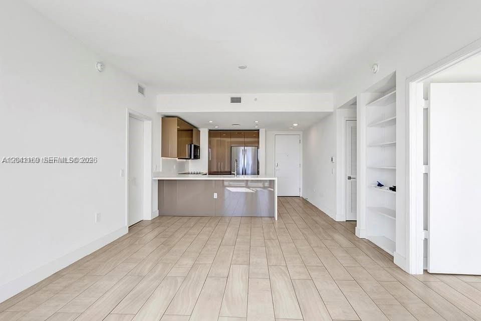 For Sale: $429,000 (2 beds, 2 baths, 920 Square Feet)