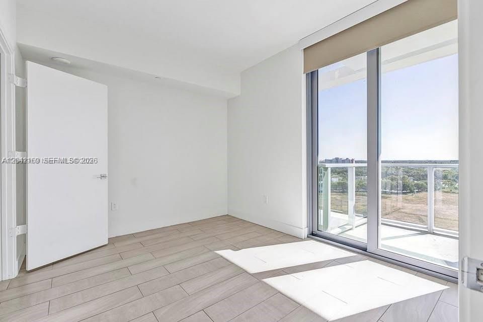 For Sale: $429,000 (2 beds, 2 baths, 920 Square Feet)
