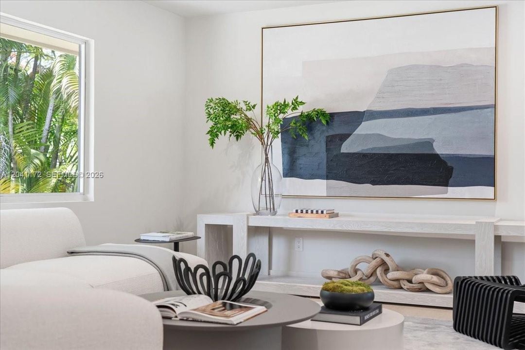 En Venta: $2,300,000 (4 camas, 3 baños, 2704 Pies cuadrados)