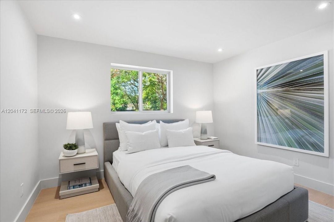En Venta: $2,300,000 (4 camas, 3 baños, 2704 Pies cuadrados)