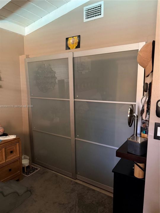 For Sale: $575,000 (3 beds, 2 baths, 1304 Square Feet)