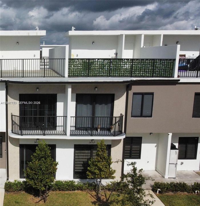 For Rent: $3,000 (4 beds, 3 baths, 1398 Square Feet)