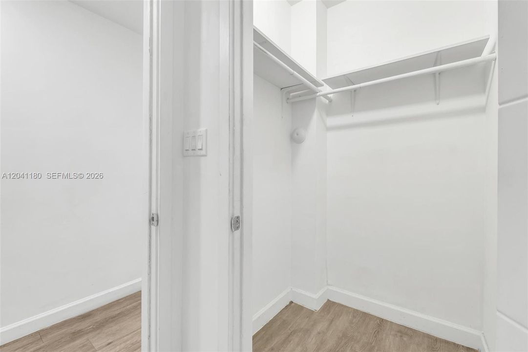 Под контрактом: $2,600 (4 спален, 3 ванн, 1434 Квадратных фут)