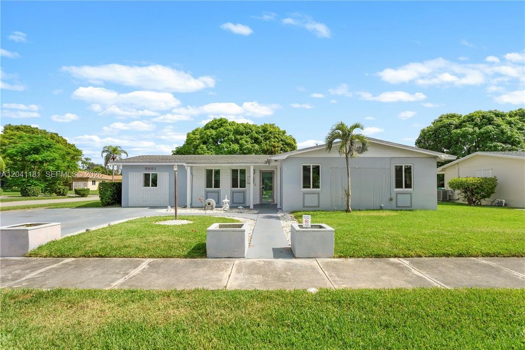 На продажу: $799,000 (3 спален, 2 ванн, 1848 Квадратных фут)