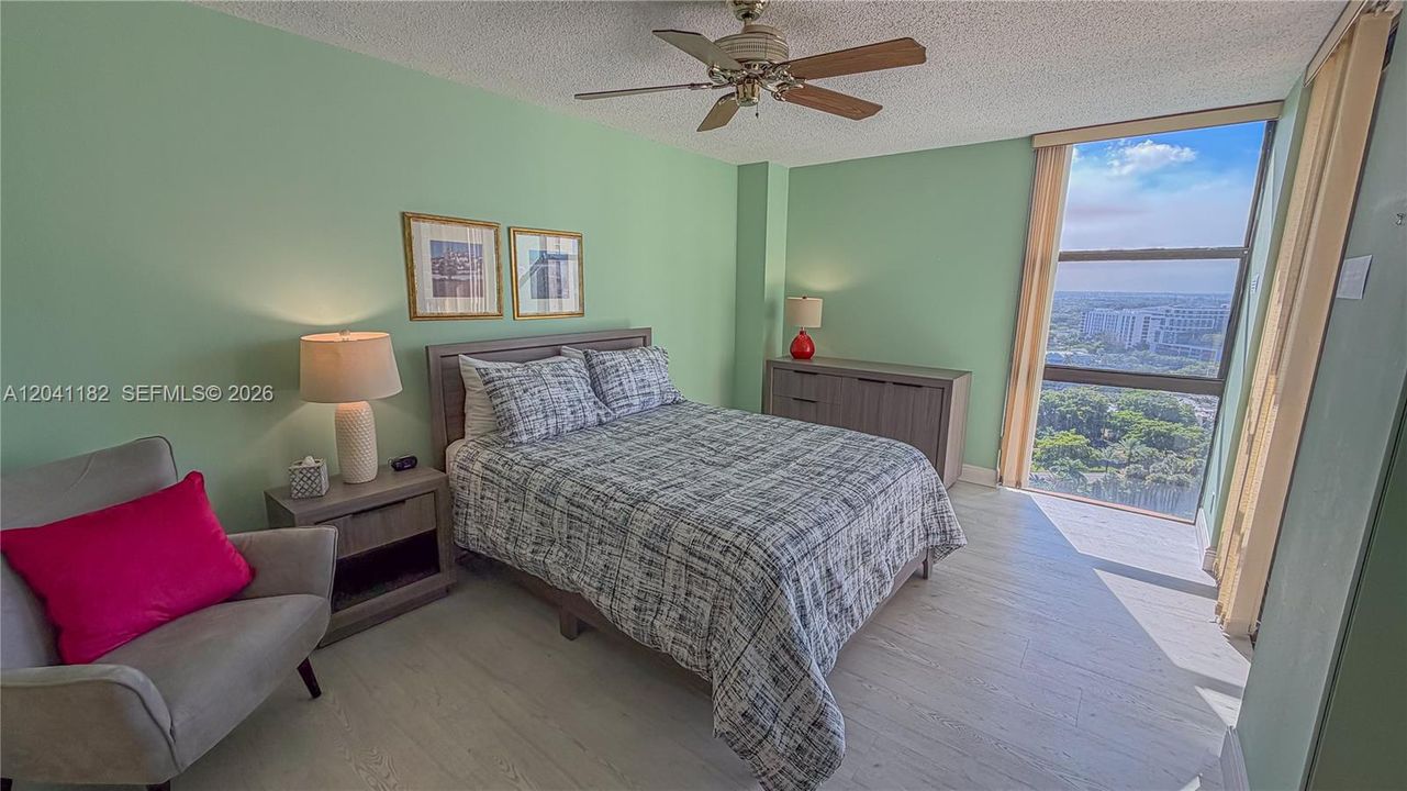 For Sale: $269,000 (2 beds, 2 baths, 1138 Square Feet)