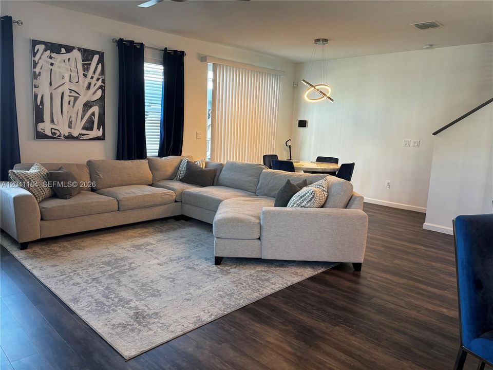 En Renta: $3,400 (3 camas, 2 baños, 1860 Pies cuadrados)