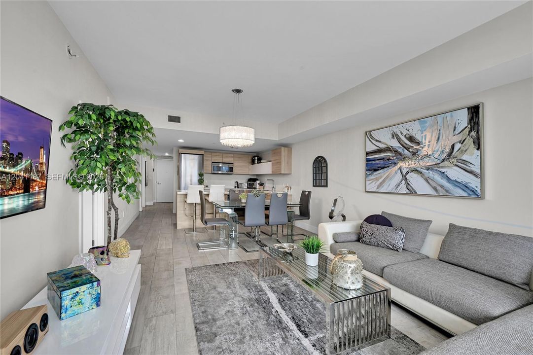 For Rent: $3,500 (1 beds, 2 baths, 937 Square Feet)