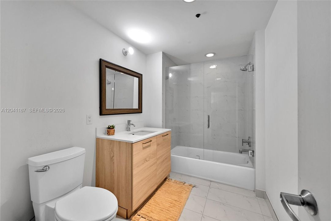 For Rent: $3,500 (1 beds, 2 baths, 937 Square Feet)