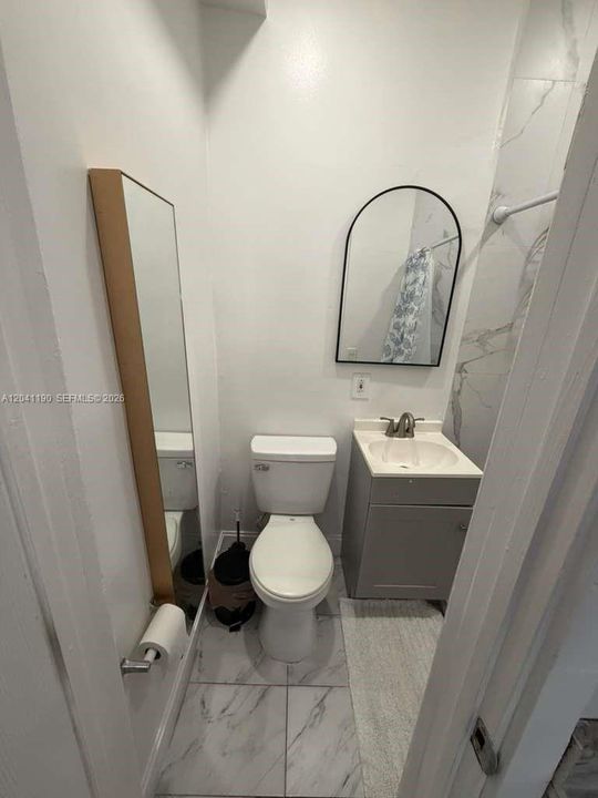 For Rent: $1,400 (0 beds, 1 baths, 200 Square Feet)