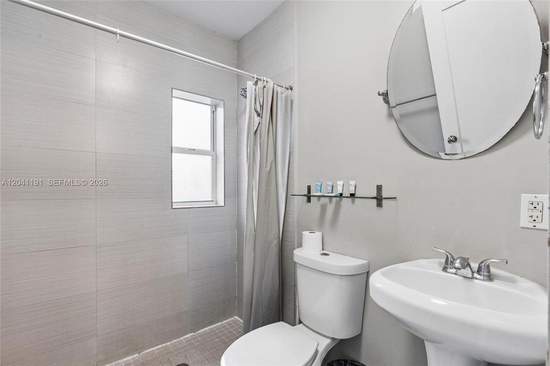 В аренду: $2,875 (2 спален, 2 ванн, 2074 Квадратных фут)