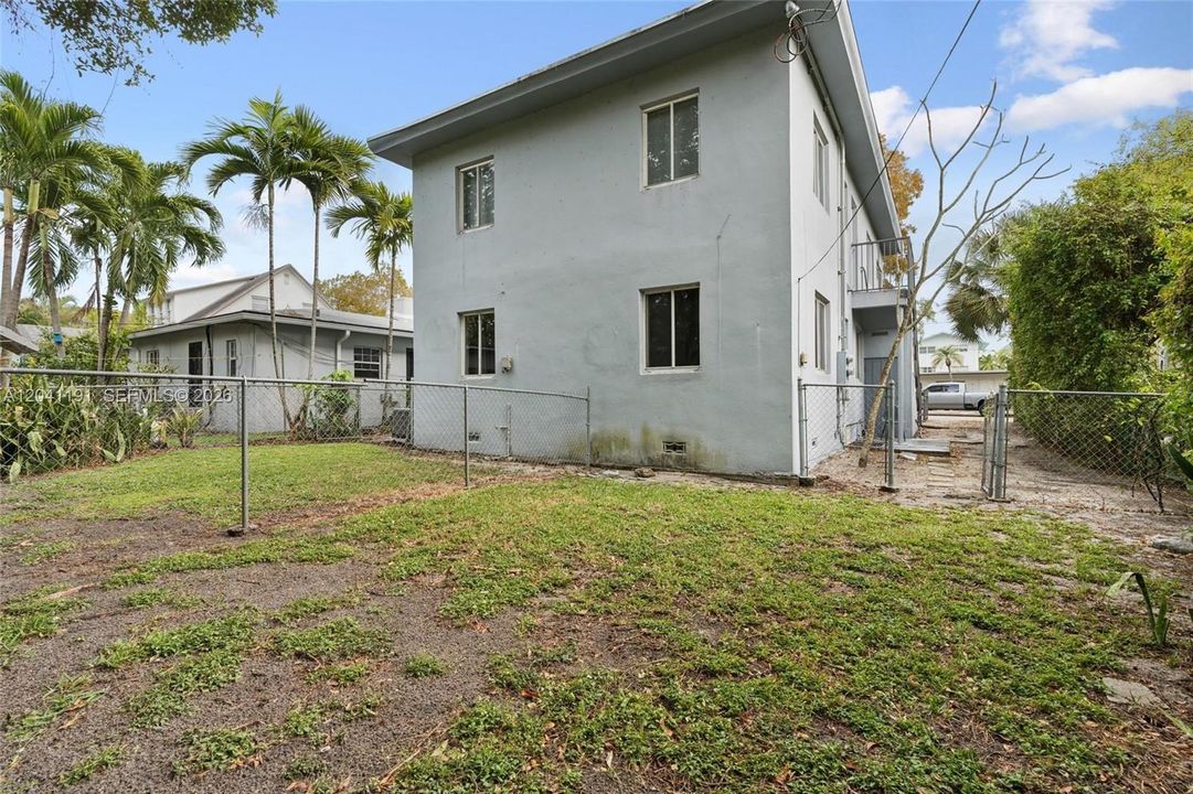 В аренду: $2,875 (2 спален, 2 ванн, 2074 Квадратных фут)