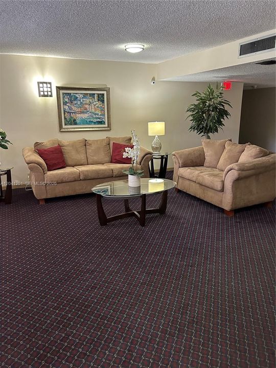 For Sale: $345,000 (2 beds, 2 baths, 1235 Square Feet)