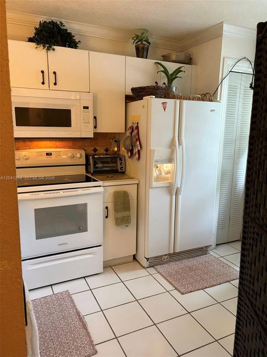 For Sale: $455,000 (3 beds, 2 baths, 1270 Square Feet)