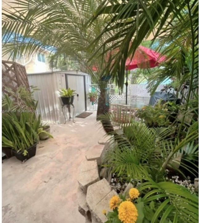 For Sale: $455,000 (3 beds, 2 baths, 1270 Square Feet)