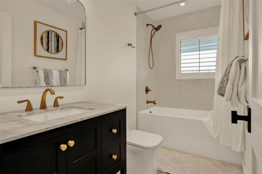 upstairs guest bathroom