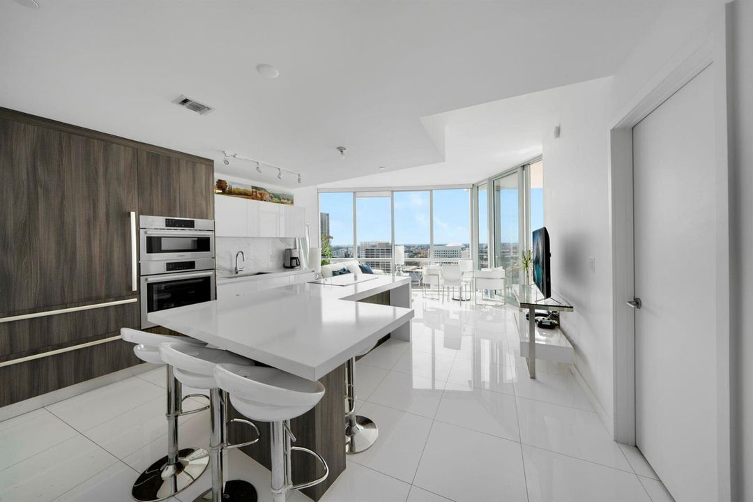 851 NE 1st Ave #2410_1oakstudios_11