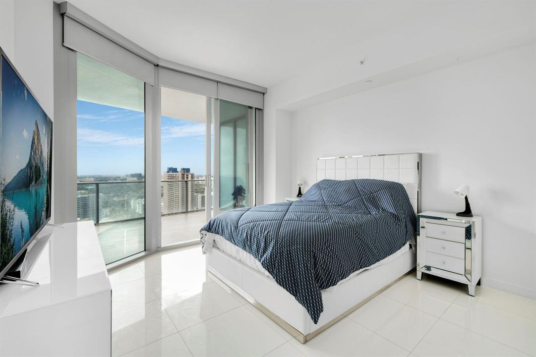 851 NE 1st Ave #2410_1oakstudios_16