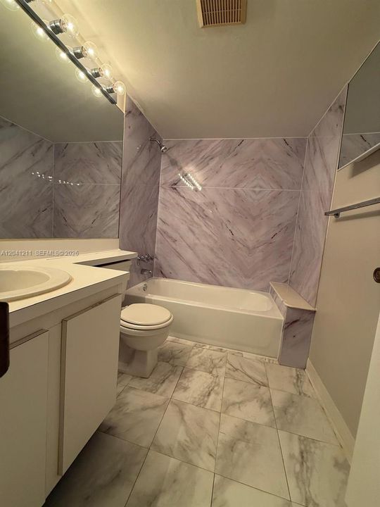 For Sale: $185,000 (2 beds, 2 baths, 1005 Square Feet)