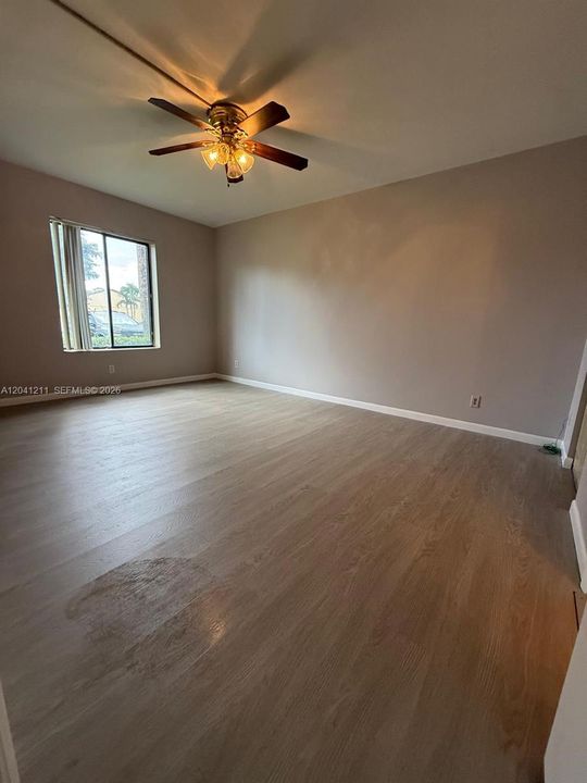 For Sale: $185,000 (2 beds, 2 baths, 1005 Square Feet)