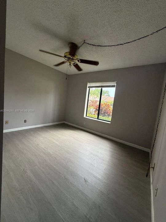 For Sale: $185,000 (2 beds, 2 baths, 1005 Square Feet)
