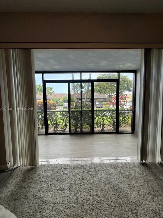 For Sale: $185,000 (2 beds, 2 baths, 1005 Square Feet)